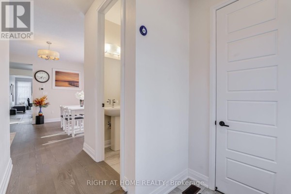Eating area - 70 Westlake Crescent, Bradford West Gwillimbury, ON L3Z4K4 Photo 4
