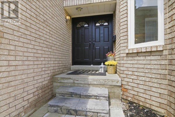 Dining room - 70 Willowbrook Drive, Whitby, ON L1R2A8 Photo 4