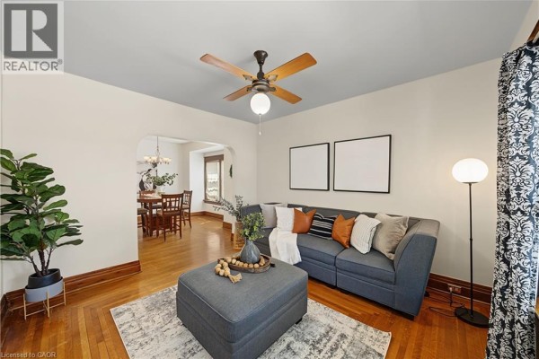 70 Woodland Avenue, St  Catharines, ON, photo 2