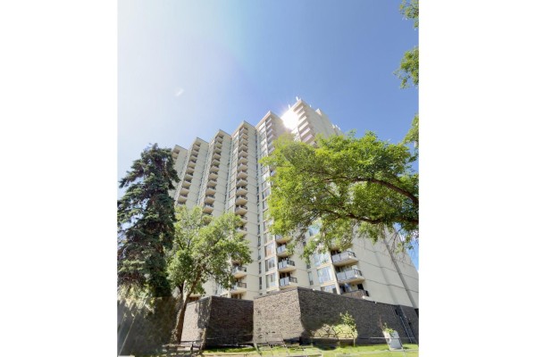Kitchen - #700 10149 Saskatchewan Dr Nw, Edmonton, AB T6E6B6 Photo 3