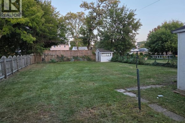 Kitchen - 700 Copland Road, Sarnia, ON N7T7B4 Photo 3