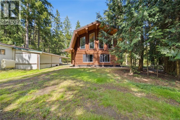 700 Fern Rd E, Qualicum Beach, BC, photo 3