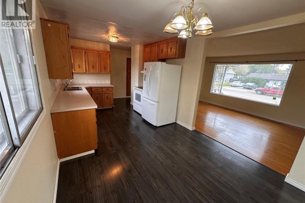 4pc Bathroom - 700 Forget Street, Regina, SK S4T4X2 Photo 5