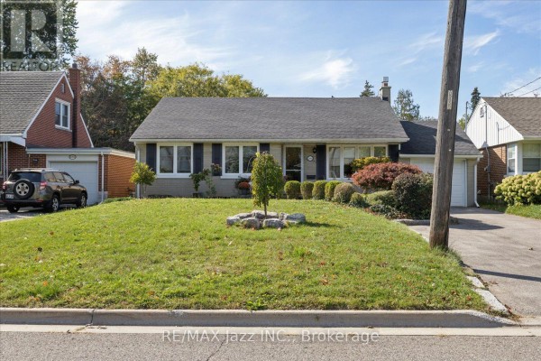 Kitchen - 700 Grierson Street, Oshawa, ON L1G5J5 Photo 3