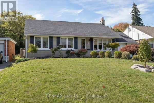 Sunroom - 700 Grierson Street, Oshawa, ON L1G5J5 Photo 4