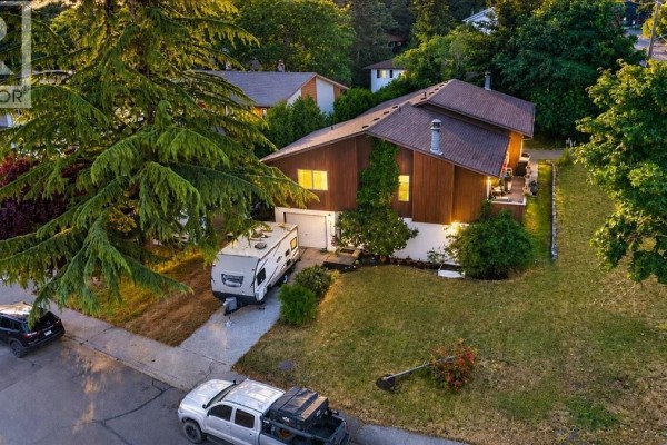 700 Stancombe Rd, Esquimalt, BC, photo 2