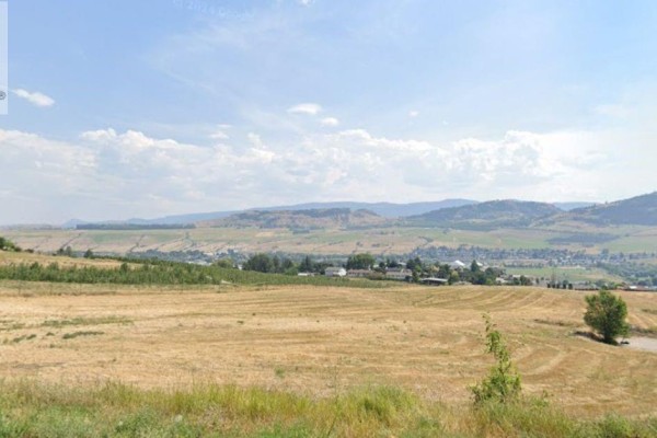 7001 & 6901 Lakeridge & Amber Drive, Vernon, BC V1H1P5 Photo 2