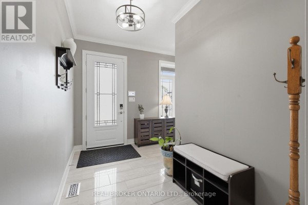 Family room - 7002 Optimist Lane, Niagara Falls, ON L2E0B1 Photo 2