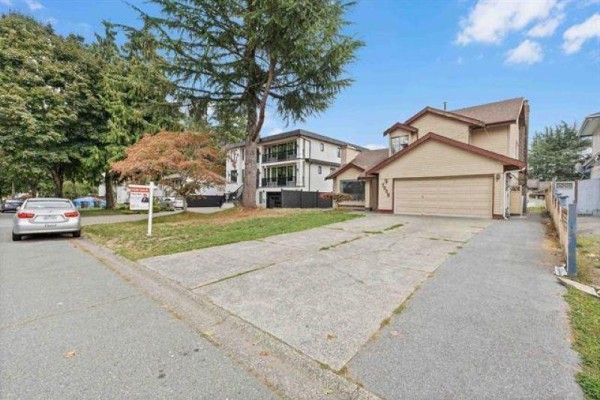 7008 129a Street, Surrey, BC V3W7B2 Photo 3