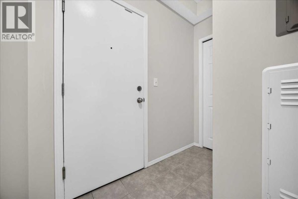 Foyer - 701, 325 3 Street Se, Calgary, AB T2G0T9 Photo 4