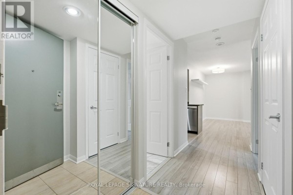 701 - 228 Queens Quay W, Toronto, ON M5J2X1 Photo 5