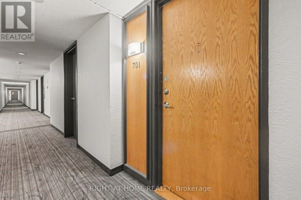 701 - 2759 Carousel Crescent, Ottawa, ON K1T2N5 Photo 2