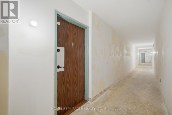 Kitchen - 701 - 301 Prudential Drive, Toronto, ON M1P4V3 Photo 3