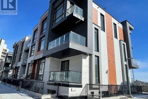 701 - 5 Steckley House Lane Road, Richmond Hill