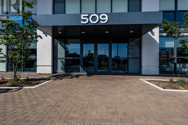 701 - 509 Dundas Street W, Oakville, ON, photo 2