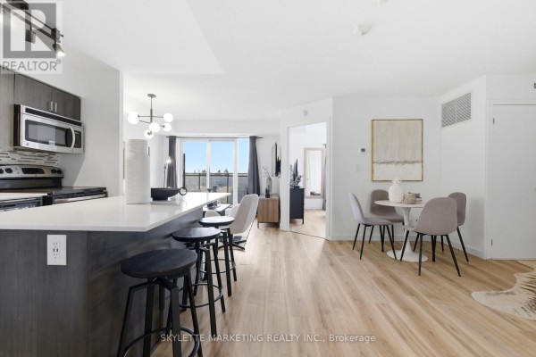 701 - 801 Sheppard Avenue W, Toronto, ON, photo 2
