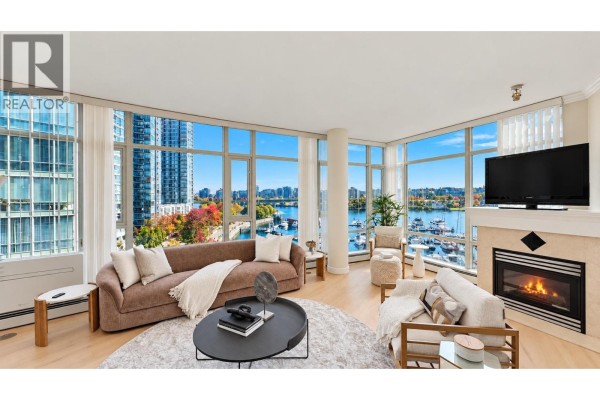 701 1111 Marinaside Crescent, Vancouver, BC V6Z2Y3 Photo 3