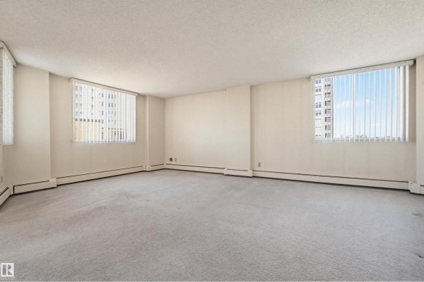 Dining room - #701 12141 Jasper Av Nw, Edmonton, AB T5N3X8 Photo 2