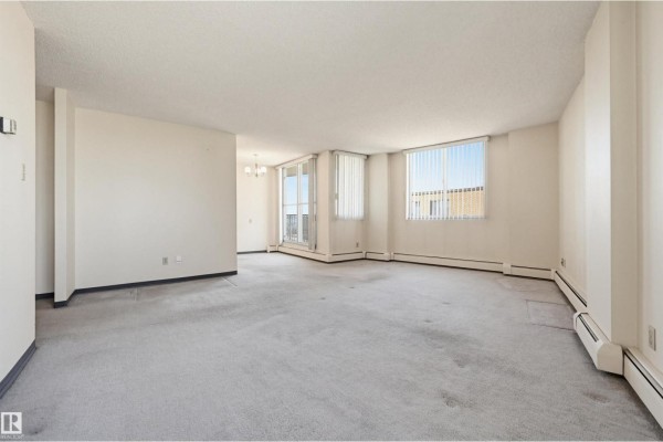 Kitchen - #701 12141 Jasper Av Nw, Edmonton, AB T5N3X8 Photo 3