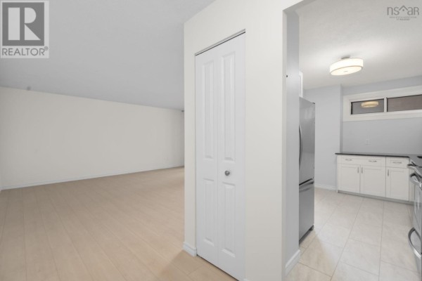 Kitchen - 701 5959 Spring Garden Road, Halifax, NS B3H1Y5 Photo 2