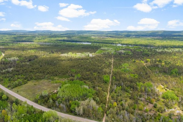 701 Ch. Des Outaouais, L Ile Du Grand Calumet, QC J0X1J0 Photo 5