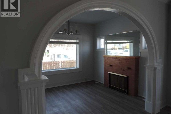 Primary Bedroom - 701 Geikie Street, Jasper, AB T0E1E0 Photo 5