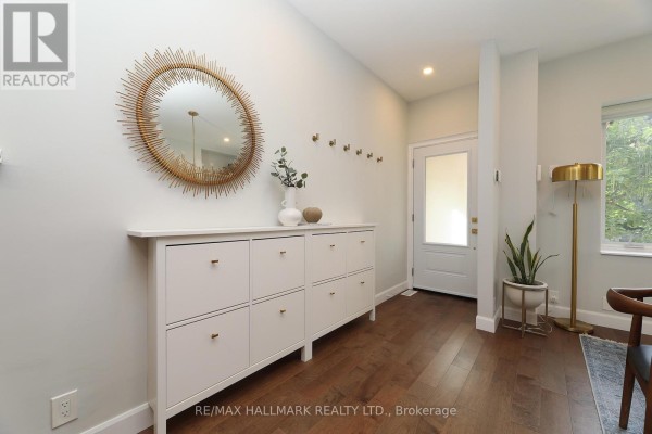 Kitchen - 701 Greenwood Avenue, Toronto, ON M4J4B6 Photo 3