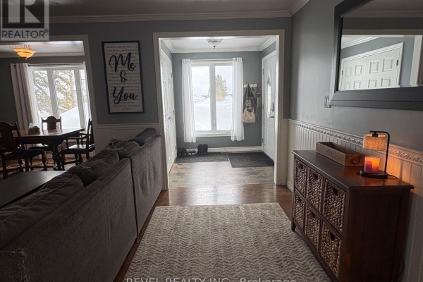 Living room - 701 Highway 652 Highway, Cochrane, ON P0L1C0 Photo 5