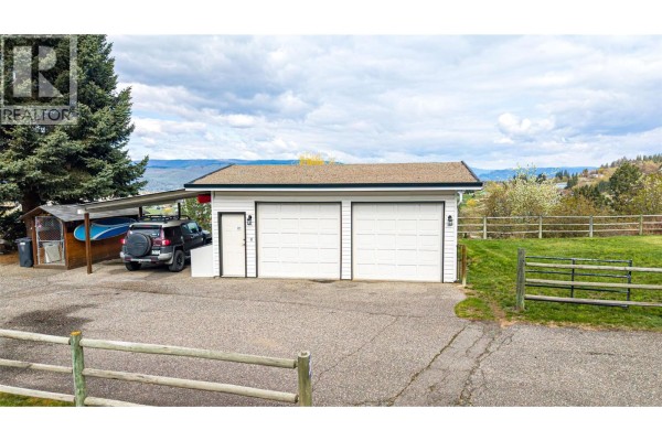 Sauna - 701 Robin Road, Vernon, BC V1B3B3 Photo 5