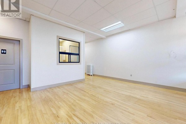 701 The Queensway Avenue, Toronto, ON M8Y1L2 Photo 4