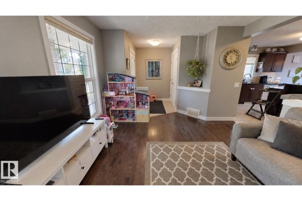 Family room - 7016 Eton Bv, Sherwood Park, AB T8H0K9 Photo 4