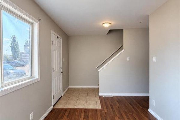 702, 4719 33 Street, Red Deer, AB, photo 3