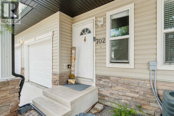 702, 760 Railway Gate Sw, Airdrie, AB, photo 2