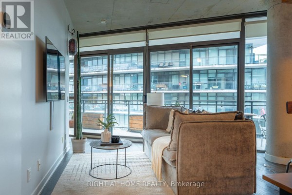 Den - 702 - 1201 Dundas Street E, Toronto, ON M4M1S2 Photo 5