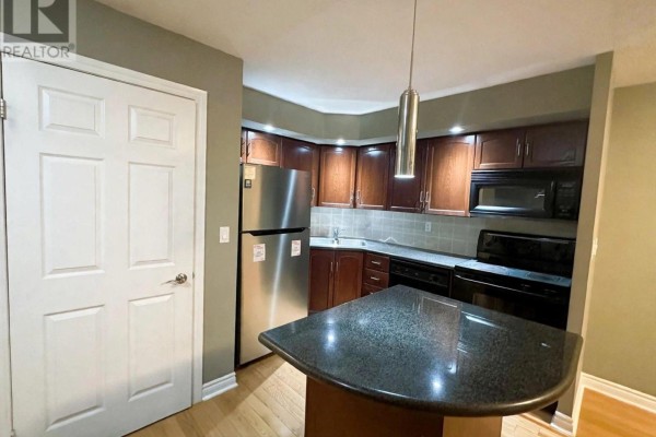 Kitchen - 702 - 270 Wellington Street W, Toronto, ON M5V3P5 Photo 3
