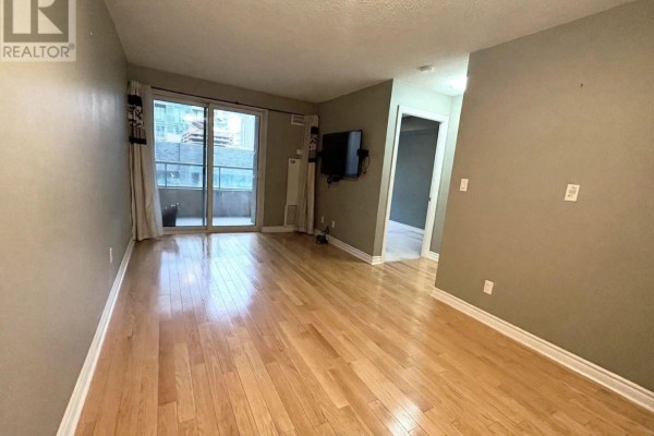 Den - 702 - 270 Wellington Street W, Toronto, ON M5V3P5 Photo 5