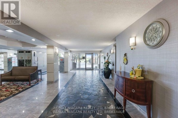 702 - 5100 Dorchester Road E, Niagara Falls, ON L2E7H4 Photo 2