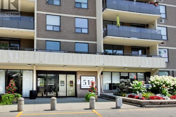 702 - 511 The West Mall Road, Toronto, ON M9C1G5 Photo 3