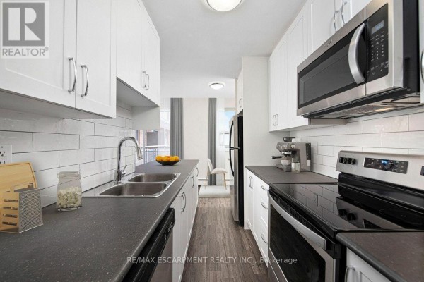 702 - 607 Heritage Drive, Waterloo, ON, photo 3