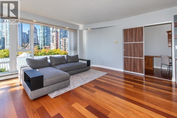 702 1383 Marinaside Crescent, Vancouver, BC V6Z2W9 Photo 4