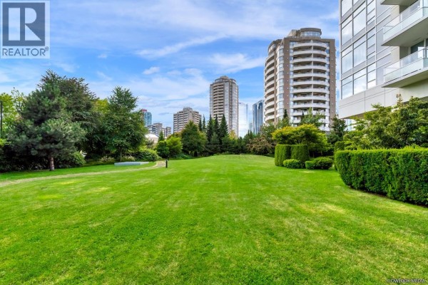 702 4880 Bennett Street, Burnaby, BC V5H0C1 Photo 4