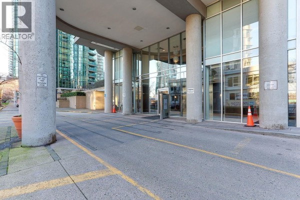 702 588 Broughton Street, Vancouver, BC V6G3E3 Photo 2