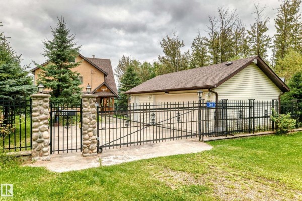 Dining room - 702 Blue Heron Dr, Rural Lac Ste  Anne County, AB T0E1V0 Photo 2