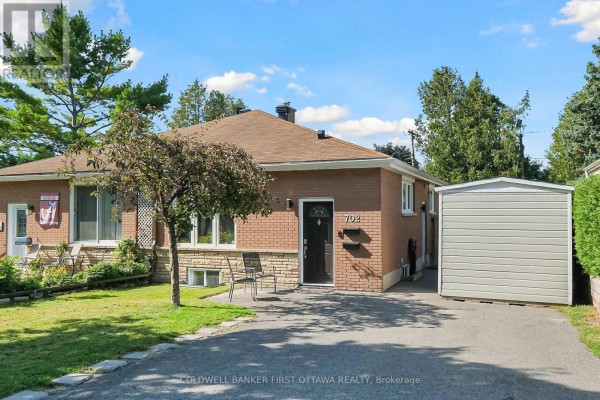 702 Crystal Street, Ottawa, ON K1K2G2 Photo 2