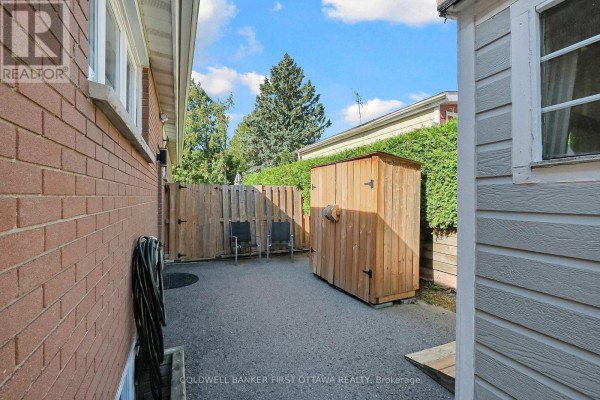 702 Crystal Street, Ottawa, ON K1K2G2 Photo 3