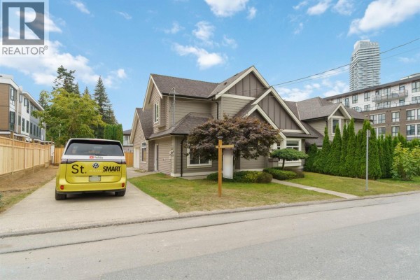 702 Grover Avenue, Coquitlam, BC V3J3C6 Photo 2