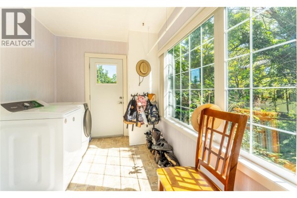 Utility room - 702 Ibbitson Street, Creston, BC V0B1G4 Photo 5