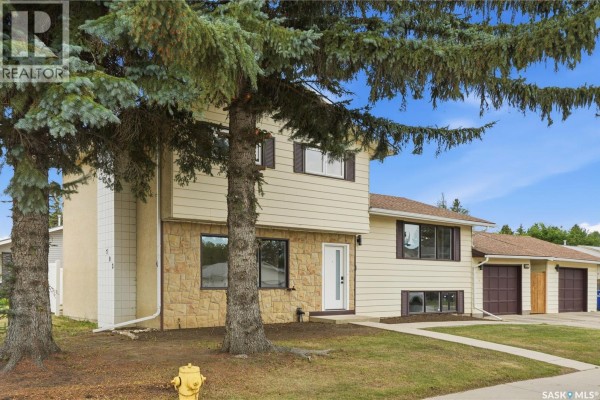 Kitchen - 702 Mckercher Drive, Saskatoon, SK S7H3W7 Photo 3