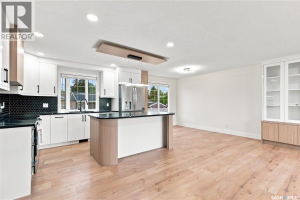 3pc Ensuite bath - 702 Mckercher Drive, Saskatoon, SK S7H3W7 Photo 5
