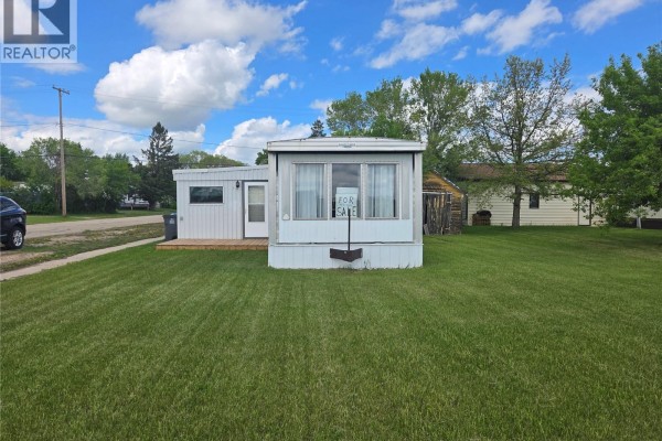 Mud room - 702 Railway Avenue, Arcola, SK S0C0G0 Photo 4